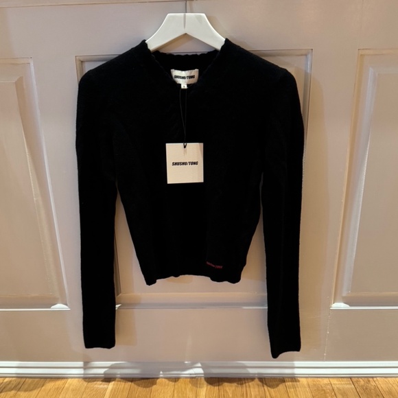 SHUSHU/TONG - Black V-Neck Wool-Cashmere Blend Knit Sweater - Picture 2 of 8